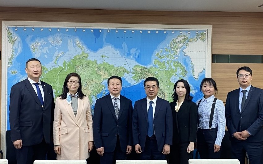 Meeting with Mongolia’s Institute of International Studies (ISS)